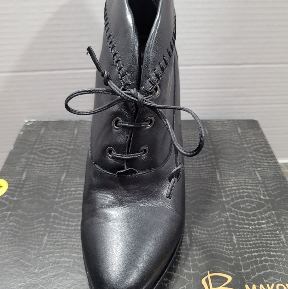 B. Makowsky BFvictory sz9M blk ankle boots - Picture 2 of 5